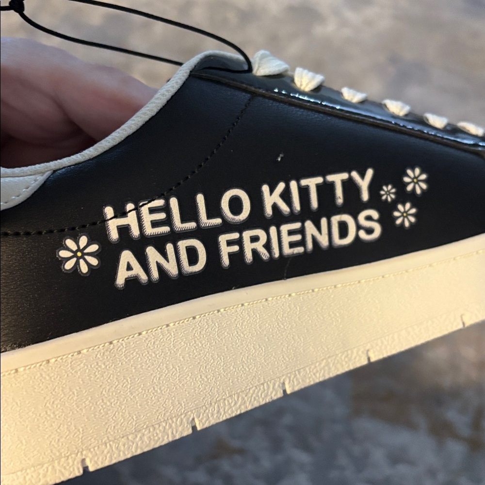 Hello Kitty and Friends Sneakers Size 8 NWT - Picture 3 of 4